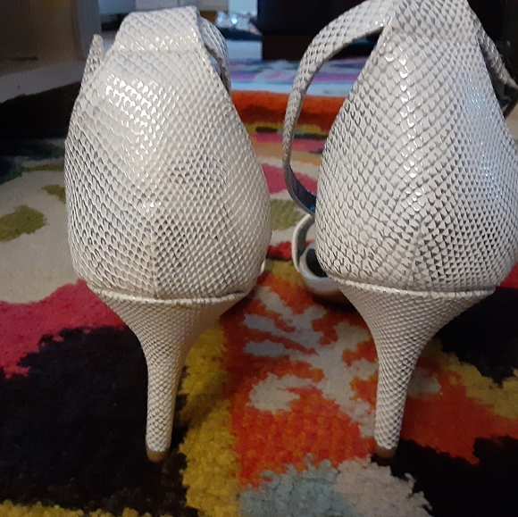 Sandals - Picture 3 of 6